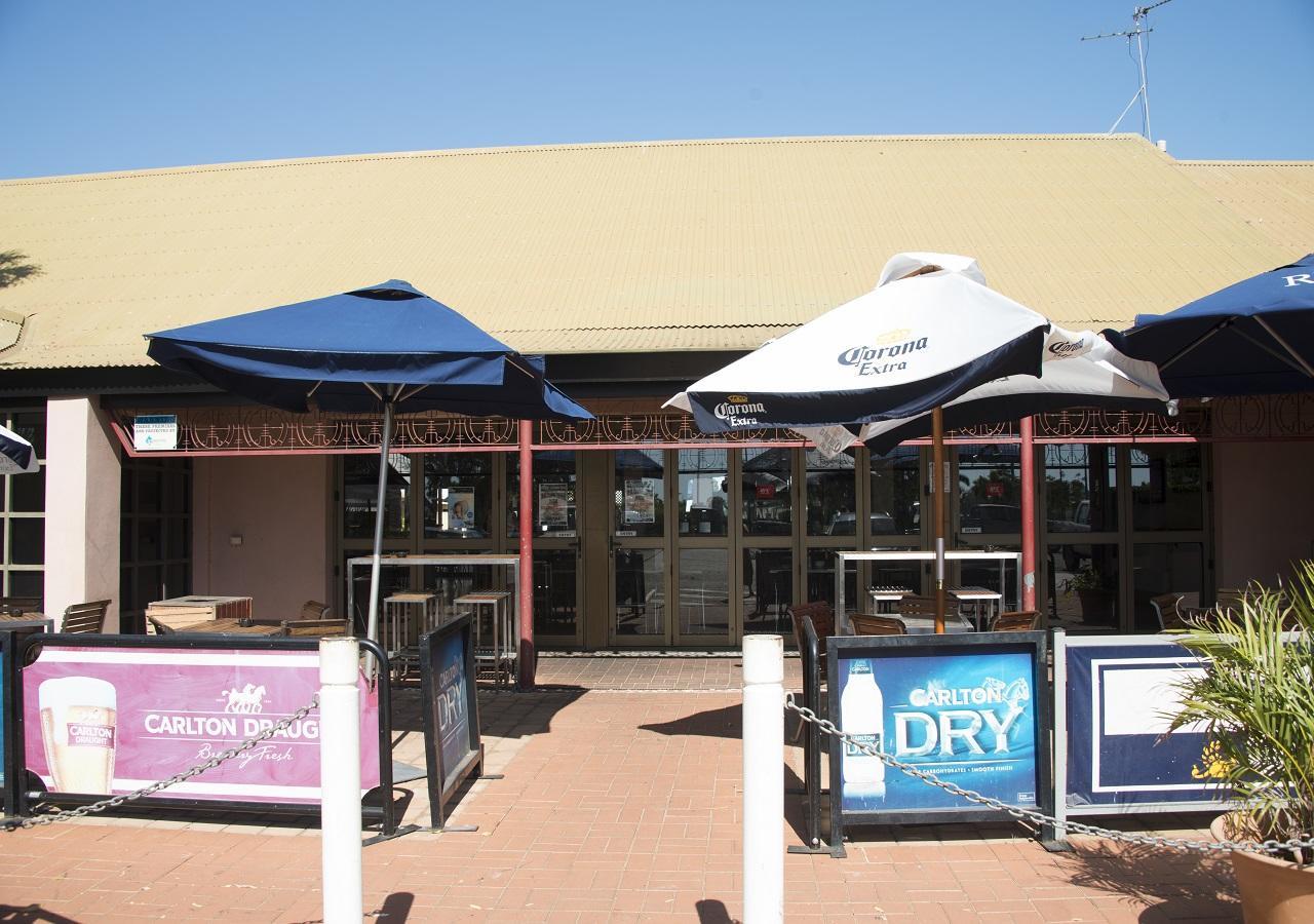 Roebuck Bay Hotel Broome Exterior photo
